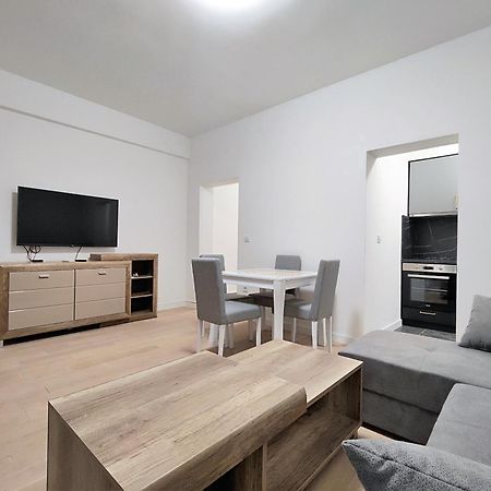 Luxury Korda Apartments 011 부드바 외부 사진
