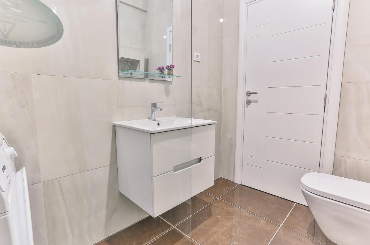 Luxury Korda Apartments 011 부드바 외부 사진